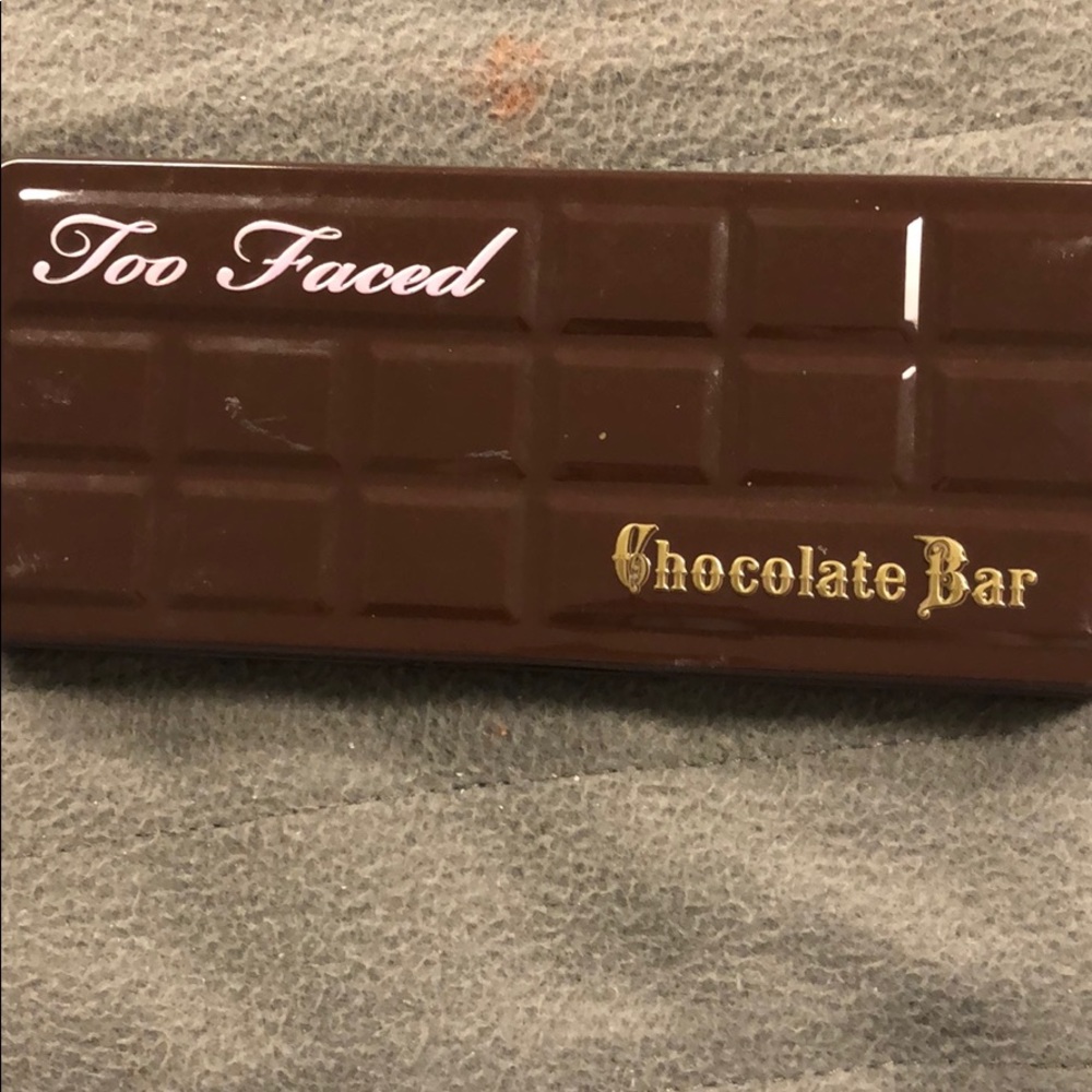 Too faced chocolate bar pallet